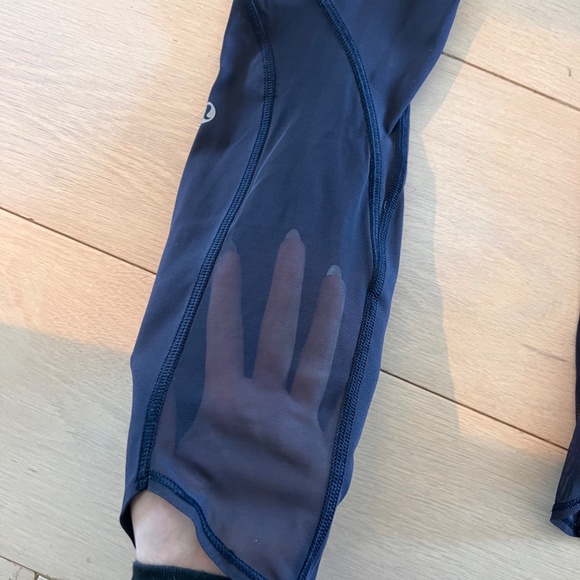 Purple Lululemon Running Leggings Size 2 - Pockets & Reflectors - Picture 3 of 6